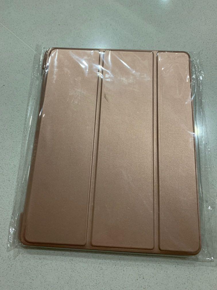 iPad case (Category: Cases & Sleeves) located in Singapore. Submitted by sylvvvv (Listing ID 1026692818, Image 2). Description: Brand new in plastic. Rose gold. For iPad2/3/4 9.7 inch. .