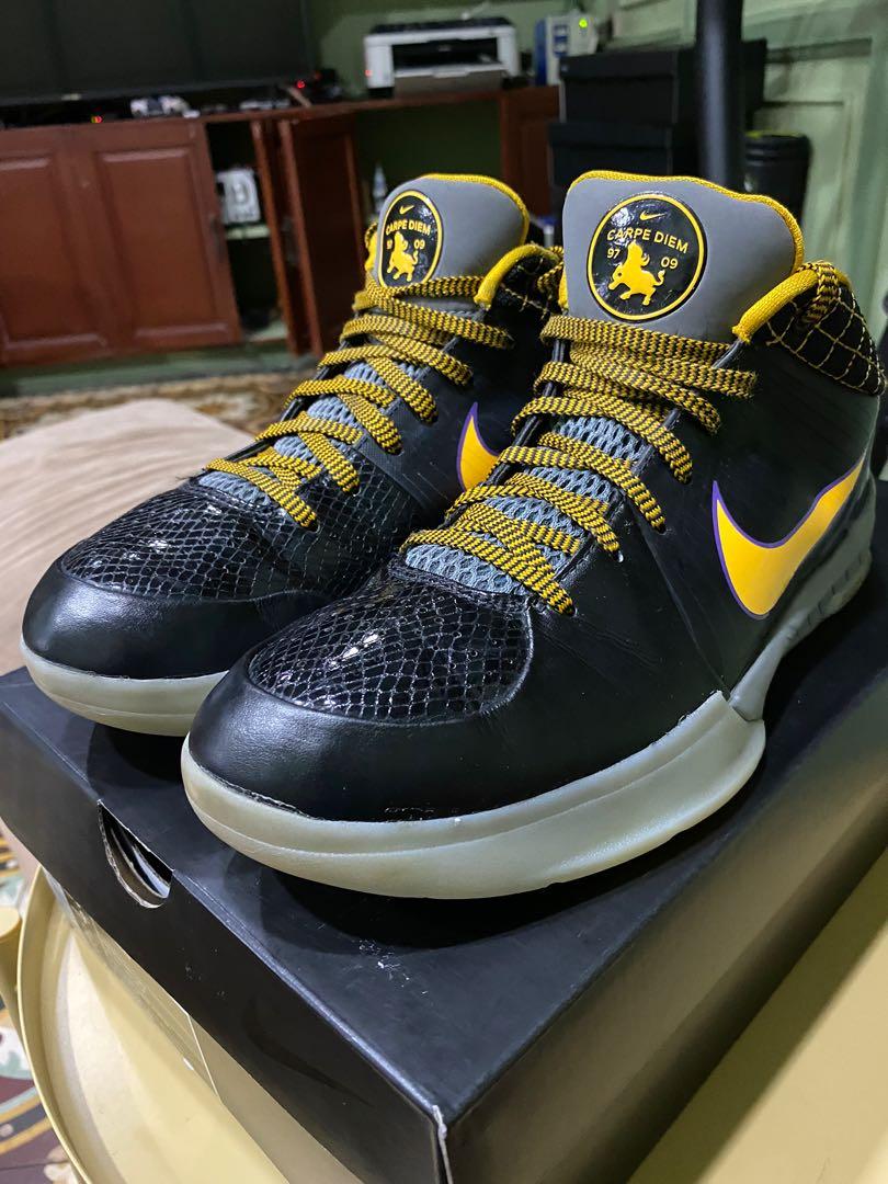 Kobe IV Protro Carpe Diem size 8 US