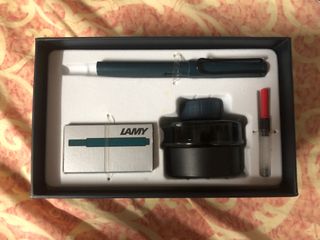 （分類：）位於 。 由 laikari 提交（商品編號 1026663085，圖片 1）。簡介： 。