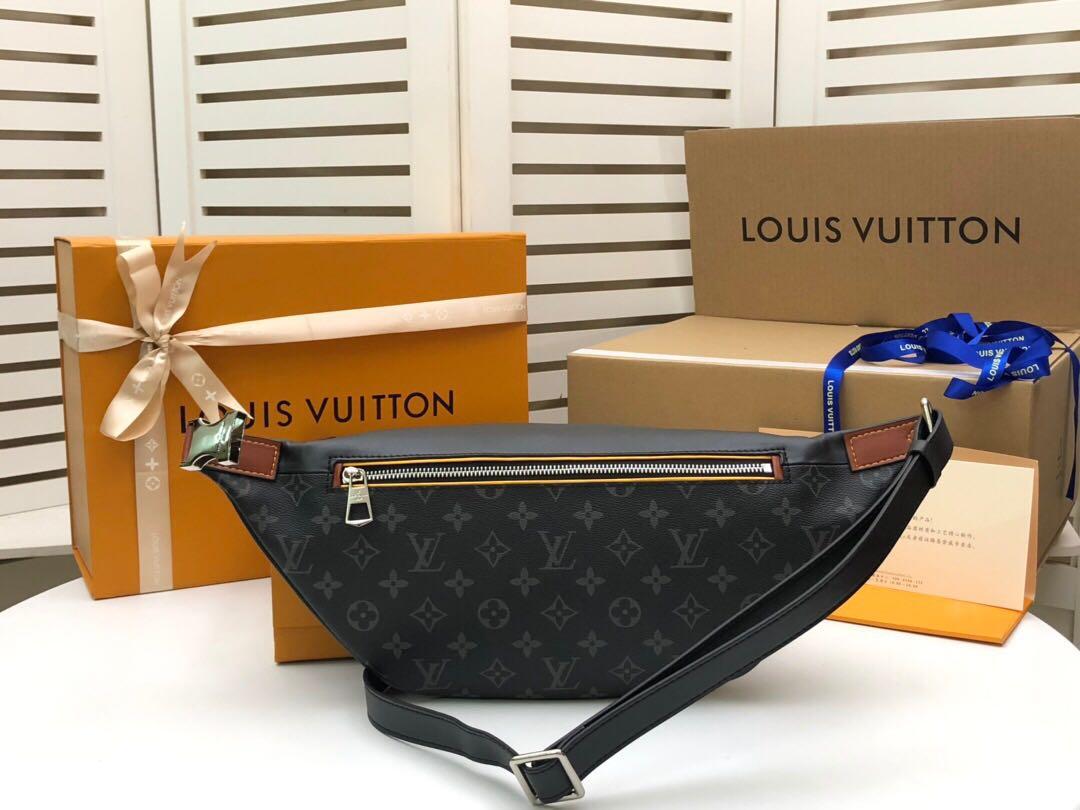 Louis Vuitton DISCOVERY Classic men's black Fanny pack M45220 : r