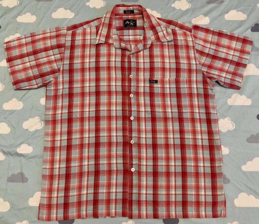Men’s Plaid Button Down Polo (Category: Tshirts & Polo Shirts ) located in Quezon City. Submitted by igraine_21 (Listing ID 1026678646, Image 1). Description: •PLEASE MANAGE YOUR EXPECTATIONS as these are PRELOVED items with signs of usage; some have very minimal flaws and discolorations. EUC No flaws Size: S Width(chest): 22.5” Length: 27” **Photo may slightly vary from the actual item due to difference in cam lighting/settings. RFS: Declutterin