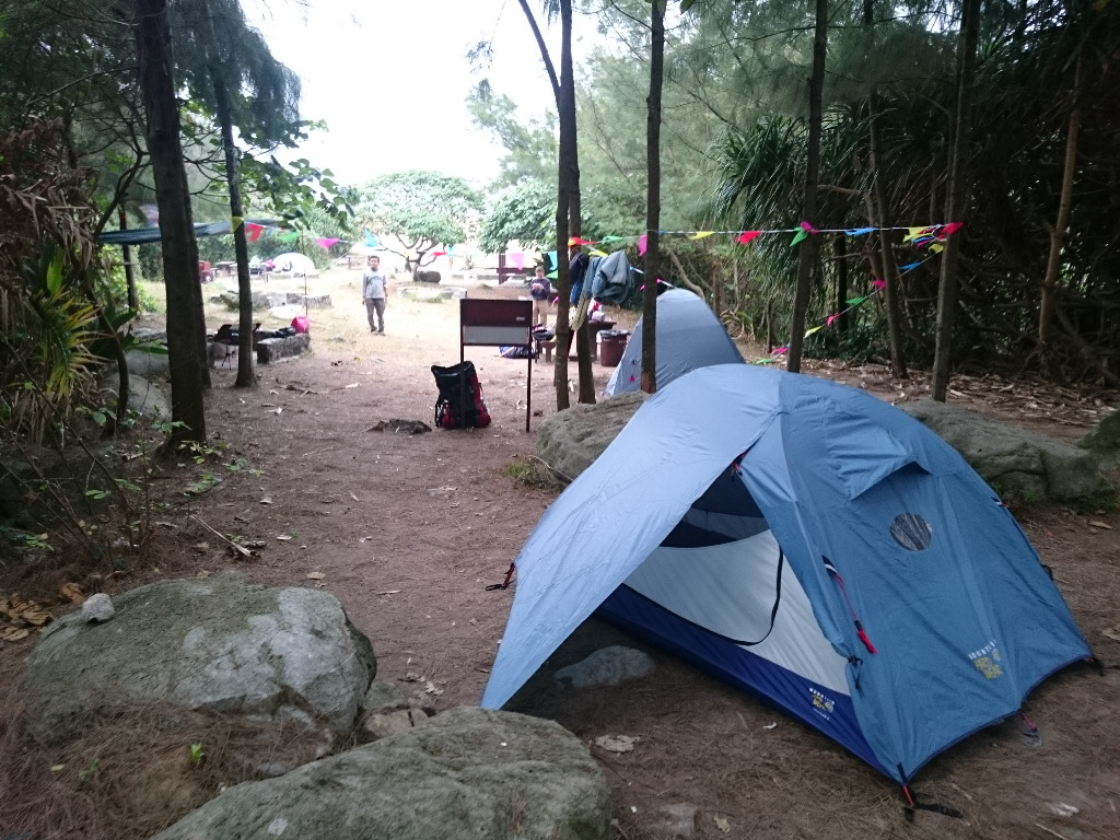 美國mountain Hardwear Meridian 2人帳幕送地蓆送備用外帳半價雙門雙前廳 旅行 旅行必需品 戶外 露營 Carousell