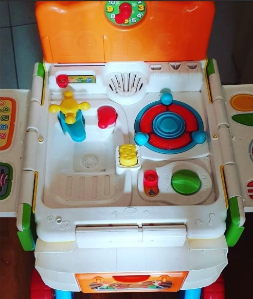 Musical Kitchen (Toys R Us), Hobbies & Toys, Toys & Games on Carousell