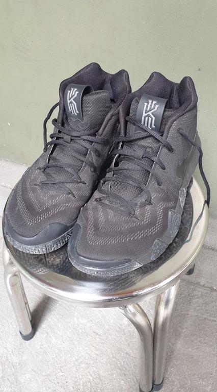 kyrie 4 triple black