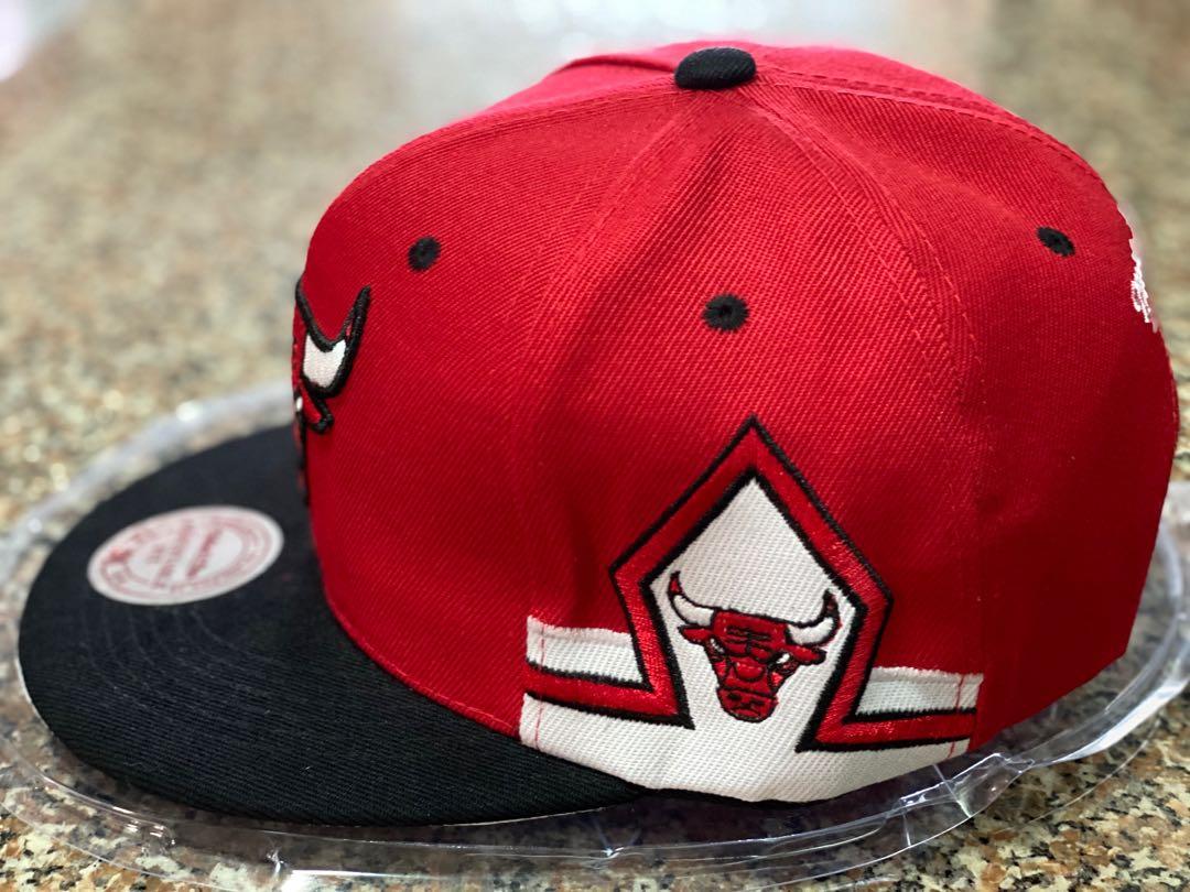 Ready Stock! Mitchell & Ness Chicago Bulls Snapback Cap, Men's Fashion,  Watches & Accessories, Caps & Hats on Carousell