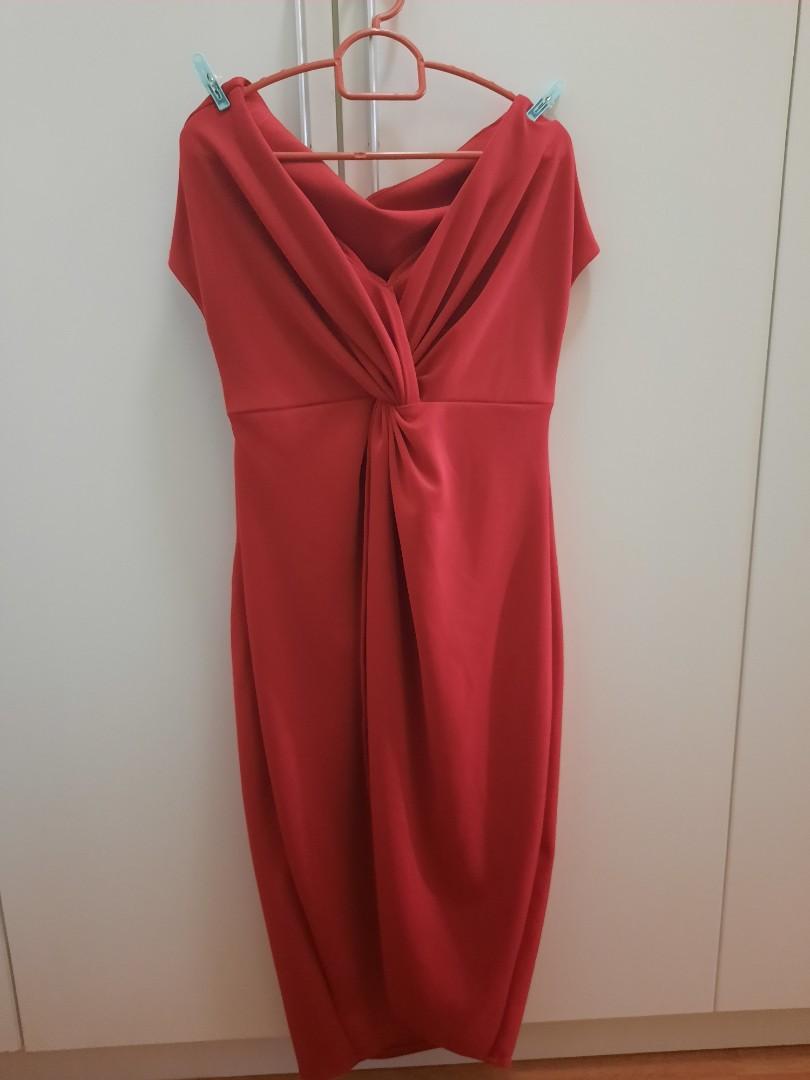 Dinner Party Clothes - What To Wear To A Dinner Party Closetful Of Clothes - Find everything you need on your shopping list, whether you browse online or at one of our party stores, at an affordable price.