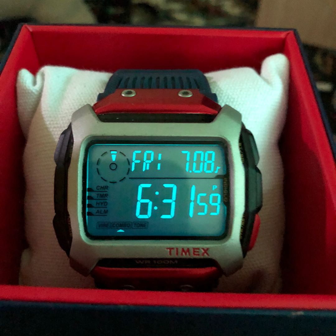 Streetwear Timex command expedition series cliff diving Red Bull