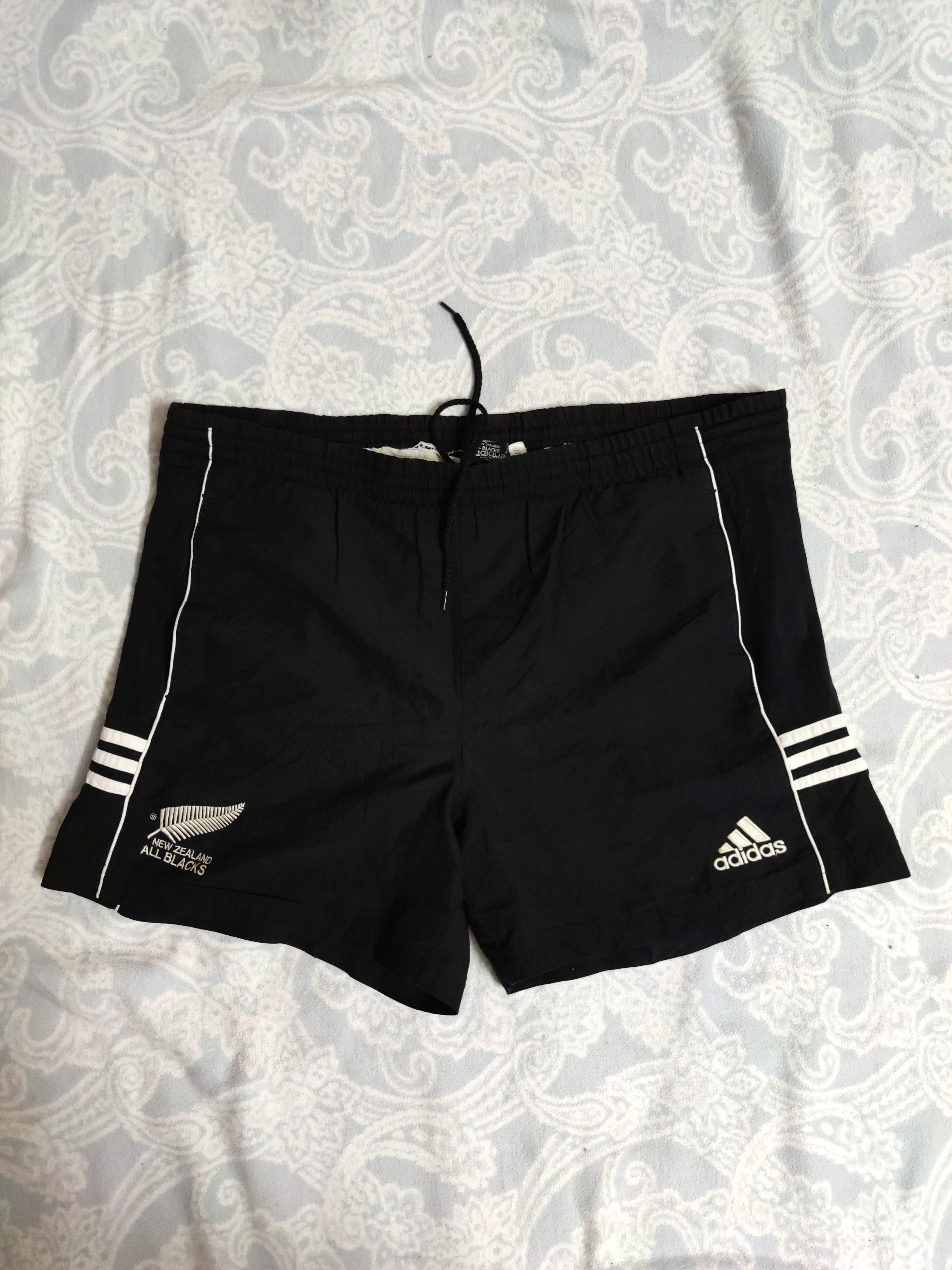 Vintage Adidas All Blacks Shorts Men S Fashion Clothes Bottoms On Carousell