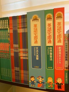 由 colorpop_201708 (刊登 ID 1026733328，圖片 1) 提交，位於 的 (類別：)，說明：。