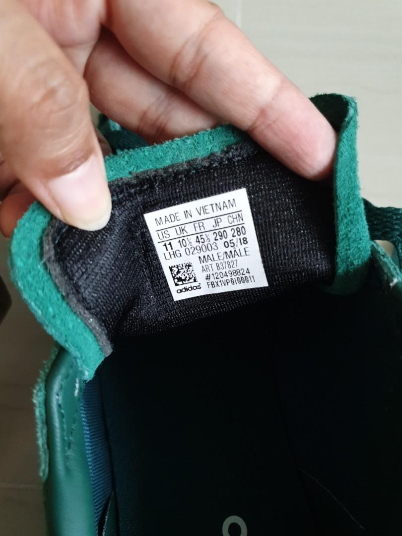 Adidas green sneakers with gold stripes, Men's Fashion, Footwear