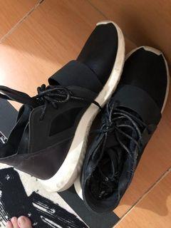Adidas Tubular Hitam