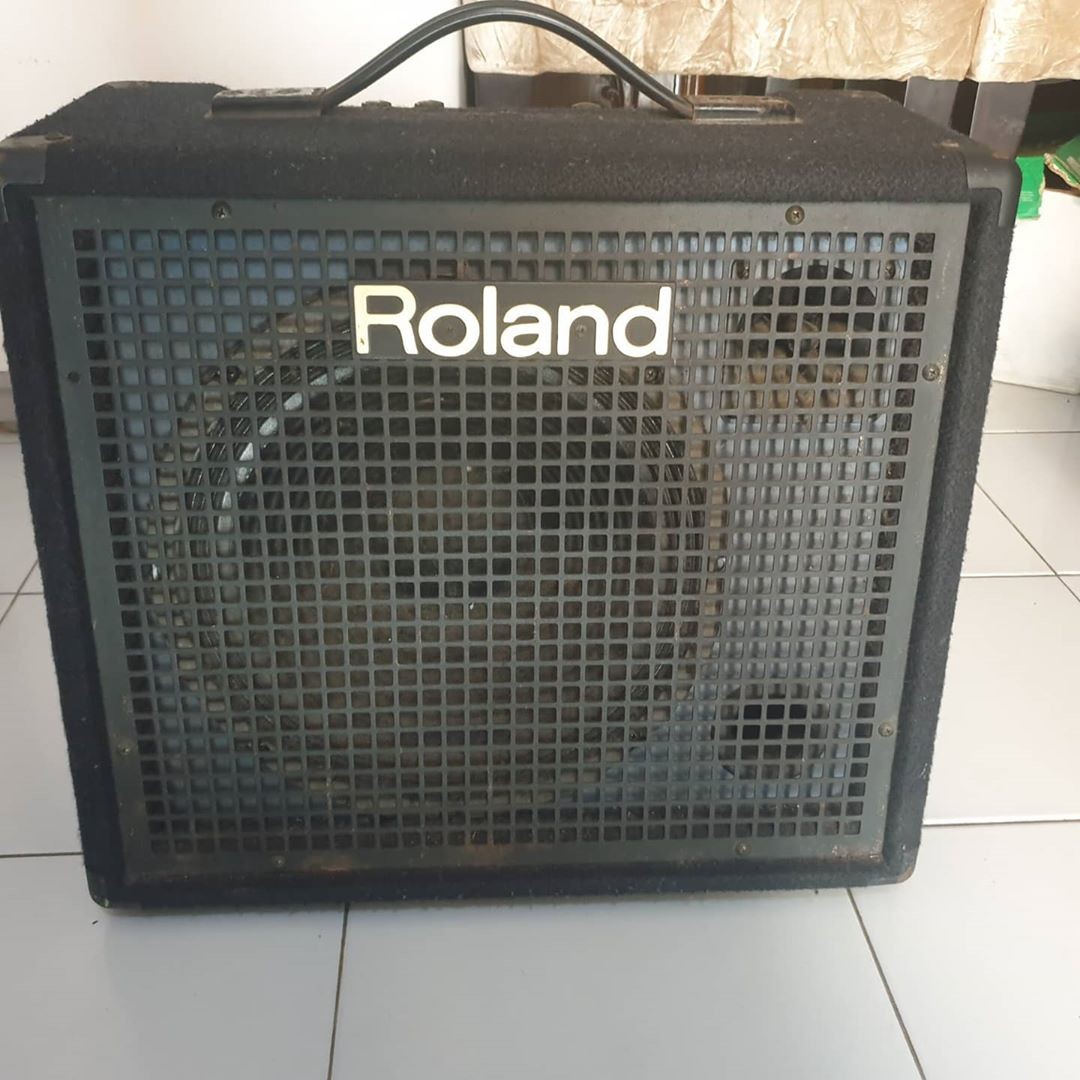 Amplifier Keyboard Roland KC-100, Musik & Media, Aksesoris di 