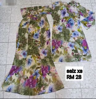 (Category: ) located in . Submitted by fzwardrobe (Listing ID 1026809823, Image 1). Description: .