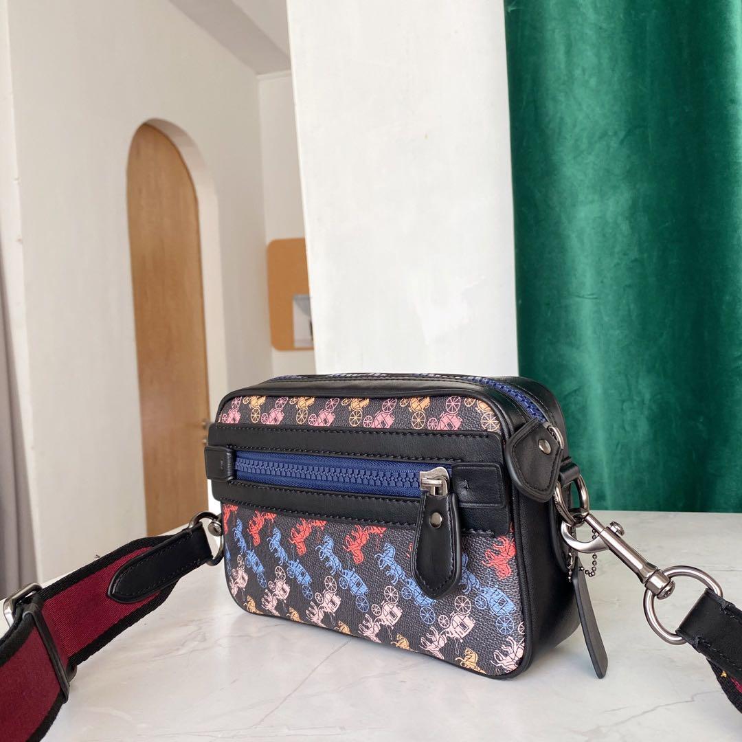 academy crossbody with horse and carriage print