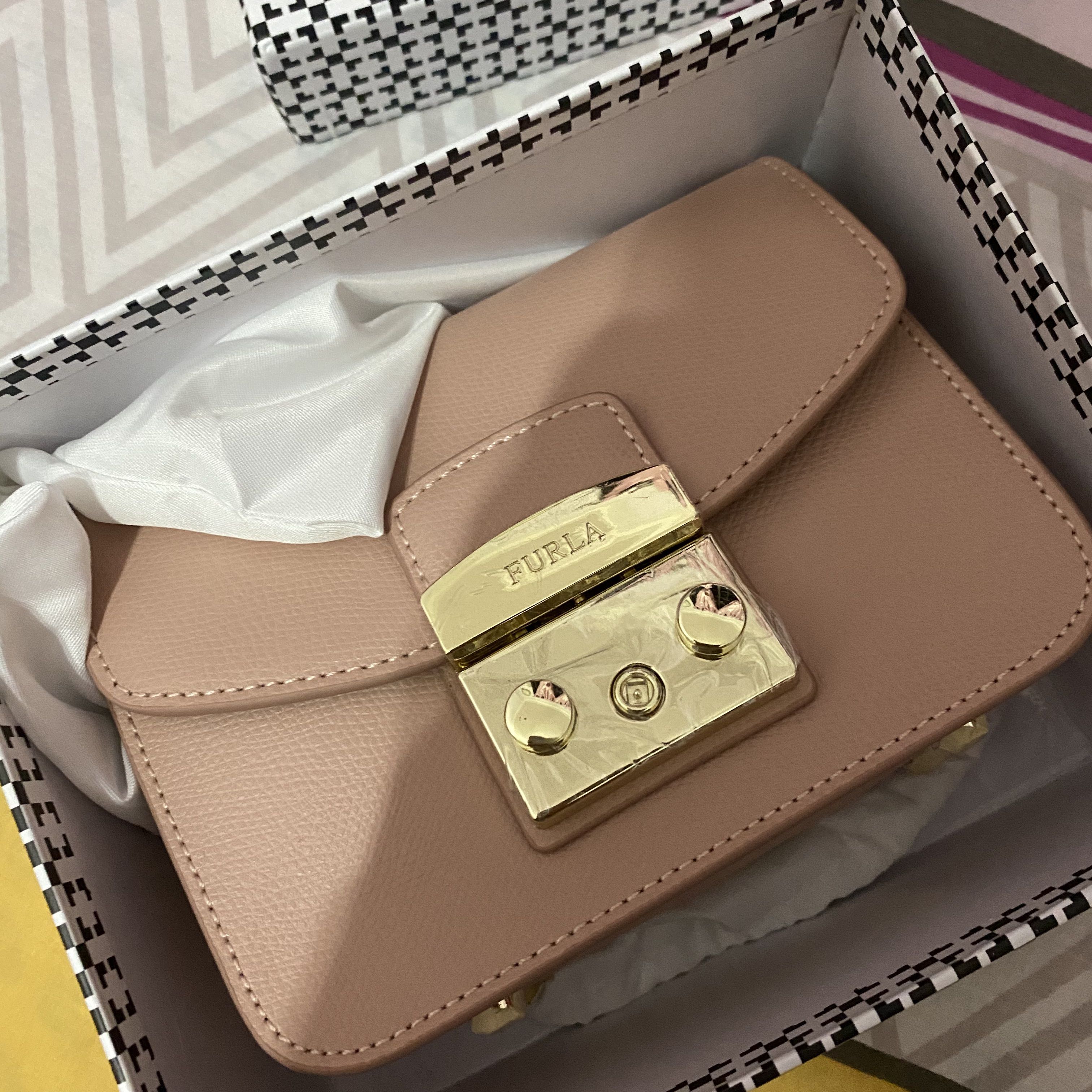 Furla Mini Metropolis Bag in Dusty Pink, Women's Fashion, & Wallets, Cross-body Bags on Carousell
