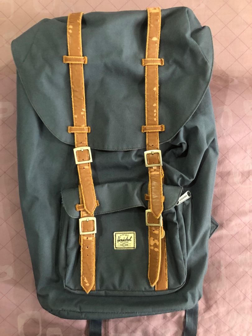 Herschel backpack leather peeling top