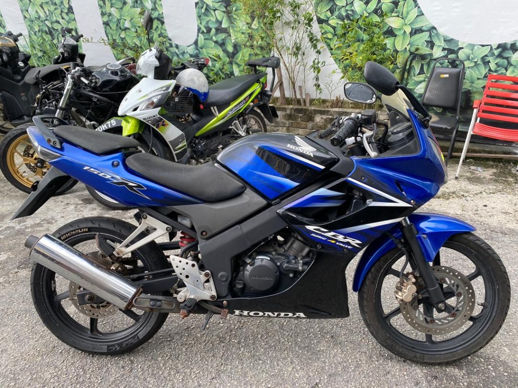 Honda cbr 150 2010 hot sale