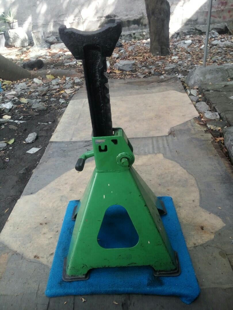 Jack stand TEKIRO bekas 6 ton, Serba Serbi, Others di Carousell
