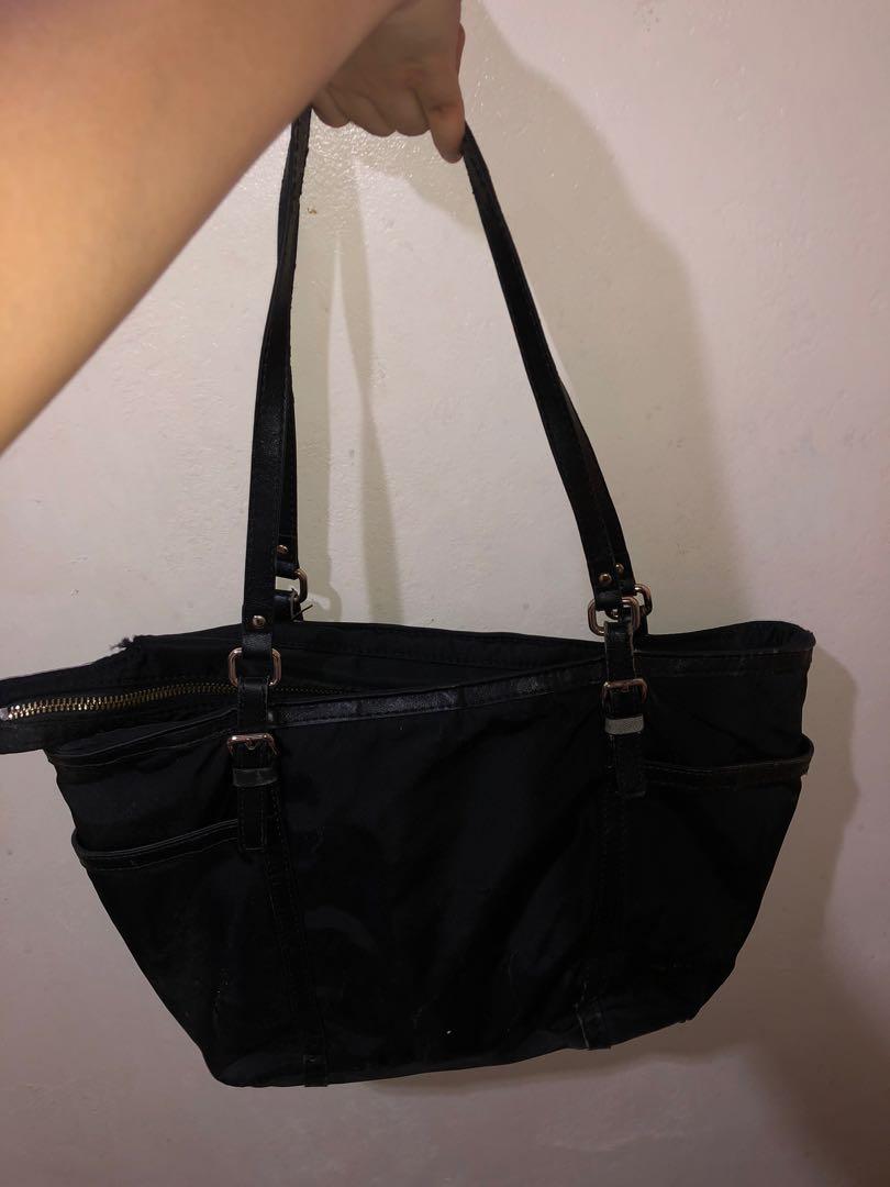 Kate Spade Bag (Category: Luxury Bags & Wallets) located in Paranaque City. Submitted by classyluxeph (Listing ID 1026850547, Image 2). Description: Selling used Kate Spade Bag for Php 500 only Used Please manage your expectations.