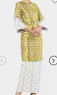(Category: ) located in . Submitted by shoppingwithmimi (Listing ID 1026875688, Image 1). Description: .