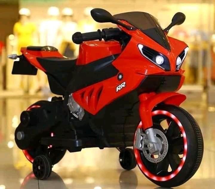 Mini R1 Yamaha (Category: Motorbikes for Sale) located in Manila. Submitted by annafinds (Listing ID 1026955405, Image 2). Description: NOTE:Not yet assembled plus P300 for assemble fee Hand driven Flashlight wheel Usb Mp3 Colors:white,blue,red Ages:3-6yo #8978 Payment thru Bpi and Gcash only COD within Metro manila with fee Plus delivery fee via lalamove Sure buyers only 09513120727.