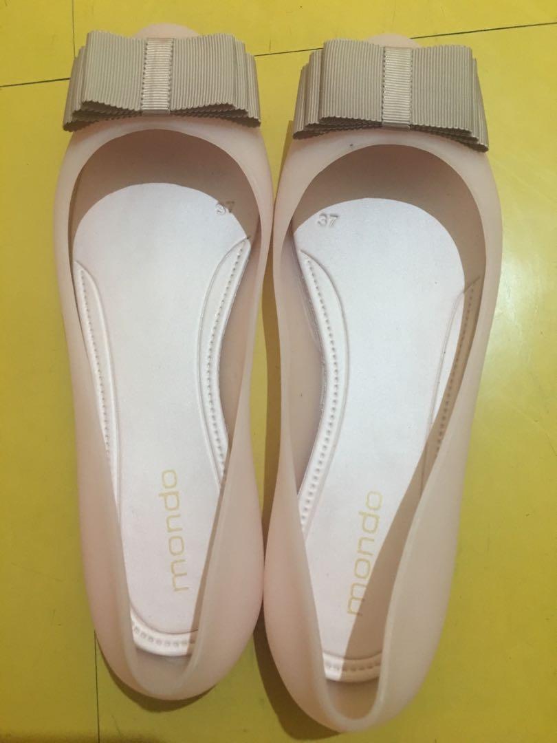 mondo jelly shoes