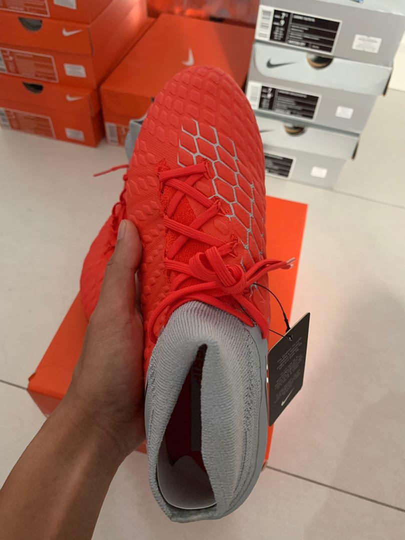 Nike hypervenom phantom online 3 raised on concrete