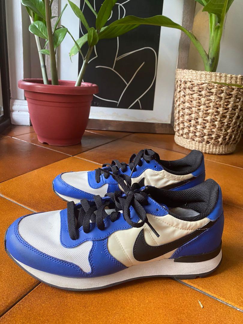 enchufe el fin acortar Nike internationalist blue and white sneakers rare colorway, Women's  Fashion, Footwear, Sneakers on Carousell