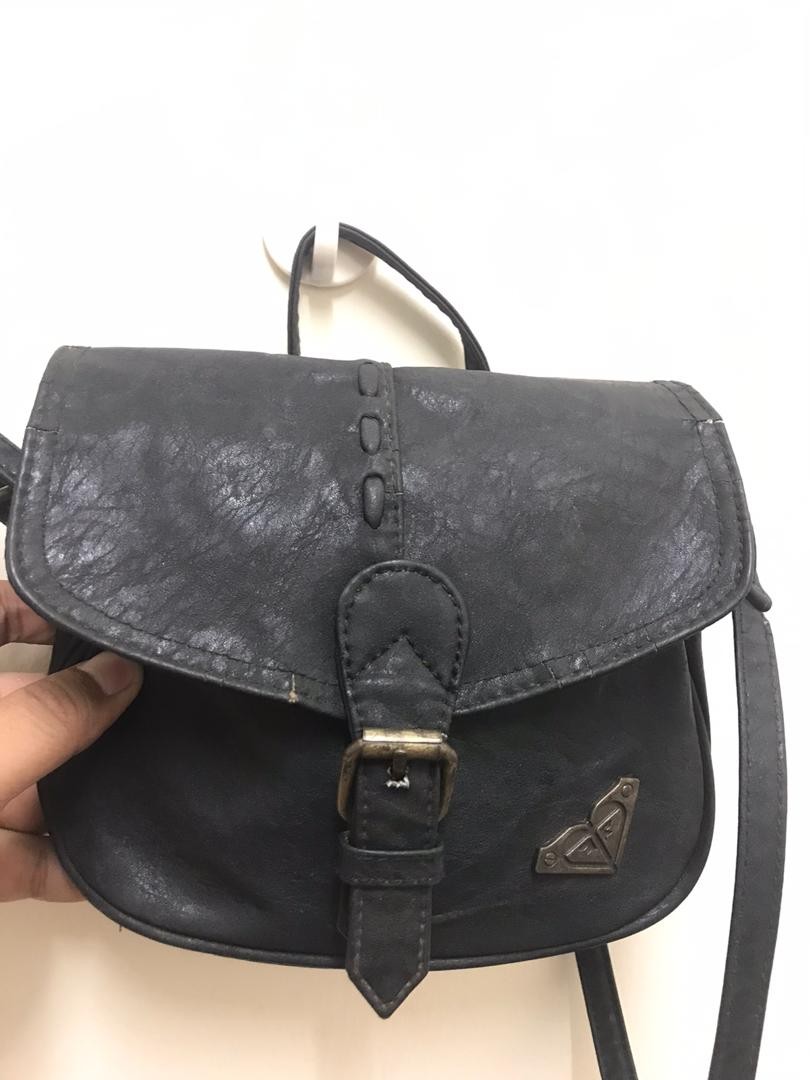roxy sling bag
