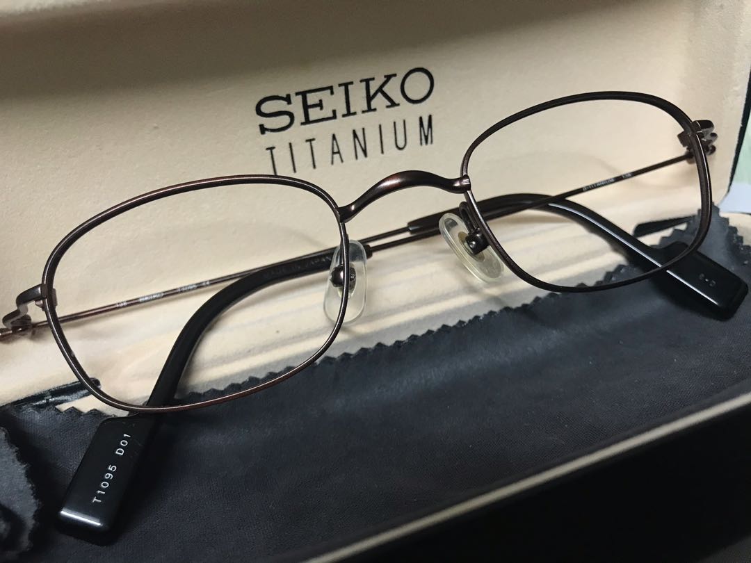 Seiko glasses frame, 女裝, 手錶及配件, 眼鏡 Carousell