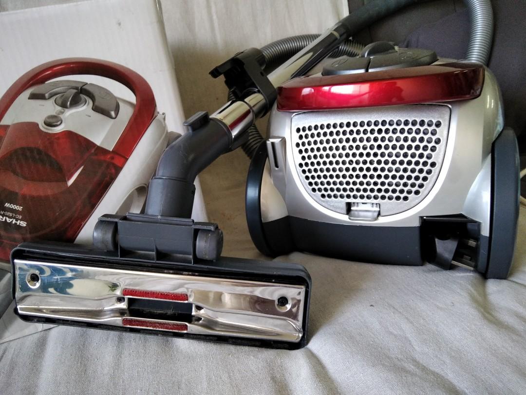 Sharp bagless vacuum ECLS20 (2 months 