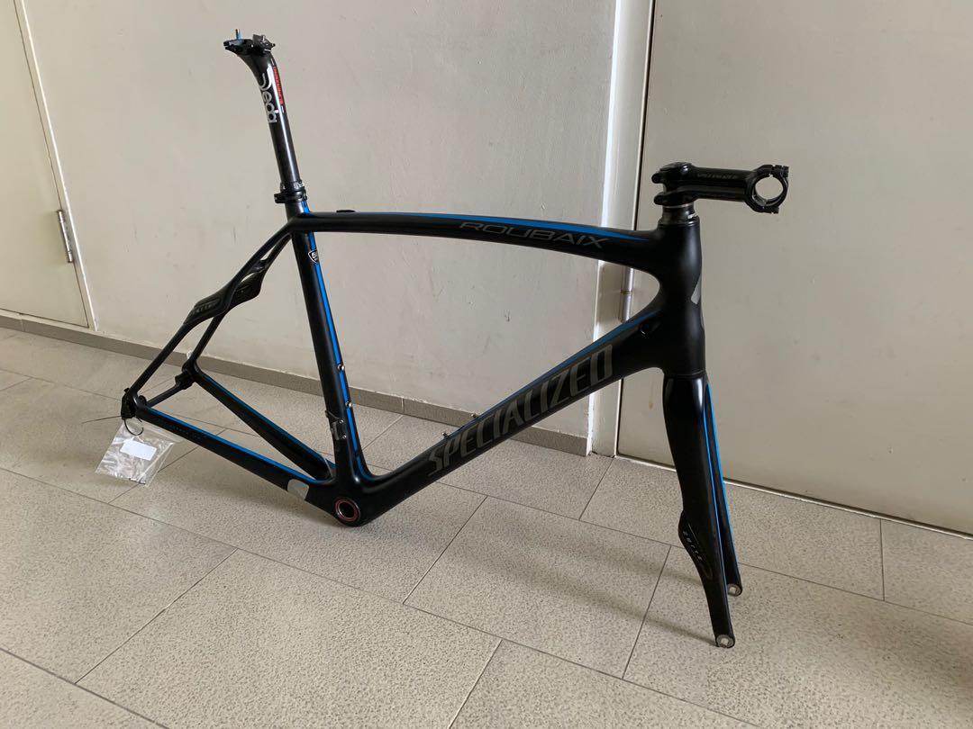 Specialized Roubaix SL4 size 56 Fact 10r carbon frameset with Deda Seatpost