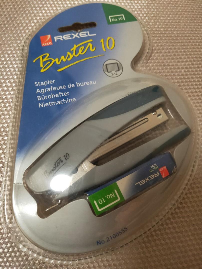 Stapler (Category: Other Stationery & Craft) located in Singapore. Submitted by happystore123 (Listing ID 1026828008, Image 1). Description: new stapler.