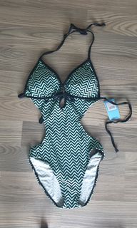 (Category: ) located in . Submitted by eledaes (Listing ID 1026906417, Image 1). Description: .