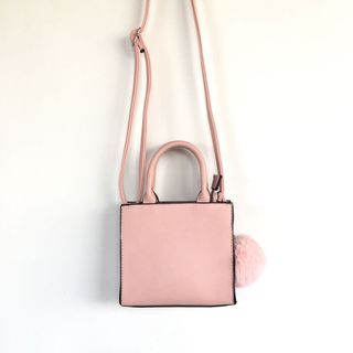 (Kategori: ) berada di . Dikirim oleh cekfashion.id (ID iklan 1026966016, Gambar 1). Deskripsi: .