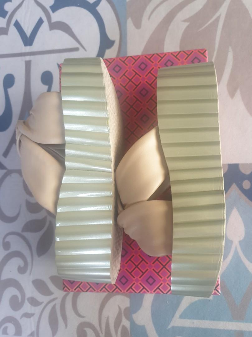Tory burch scallop wedge cheap