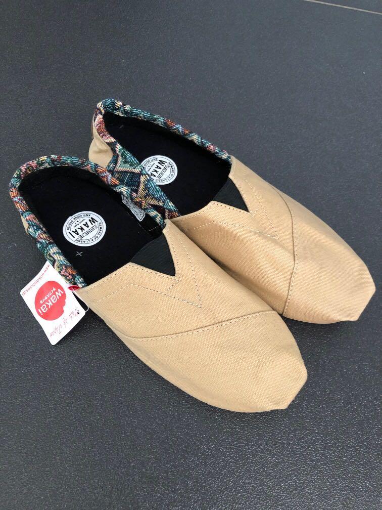 Wakai slip on shoes