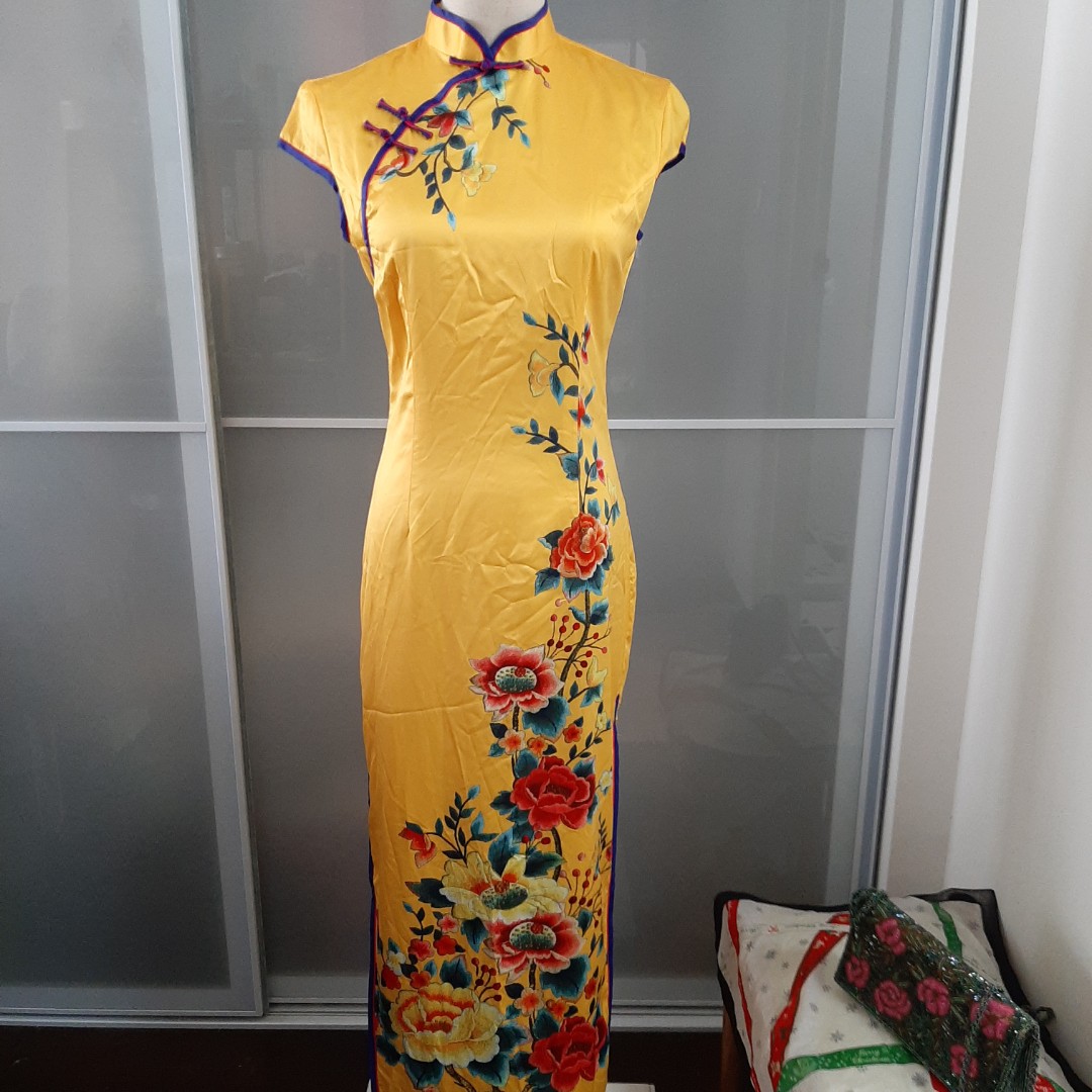 Yellow cheongsam 2025
