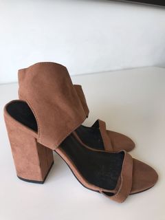 （分類：）位於 。 由 camilledemare 提交（商品編號 1026781359，圖片 1）。簡介： 。