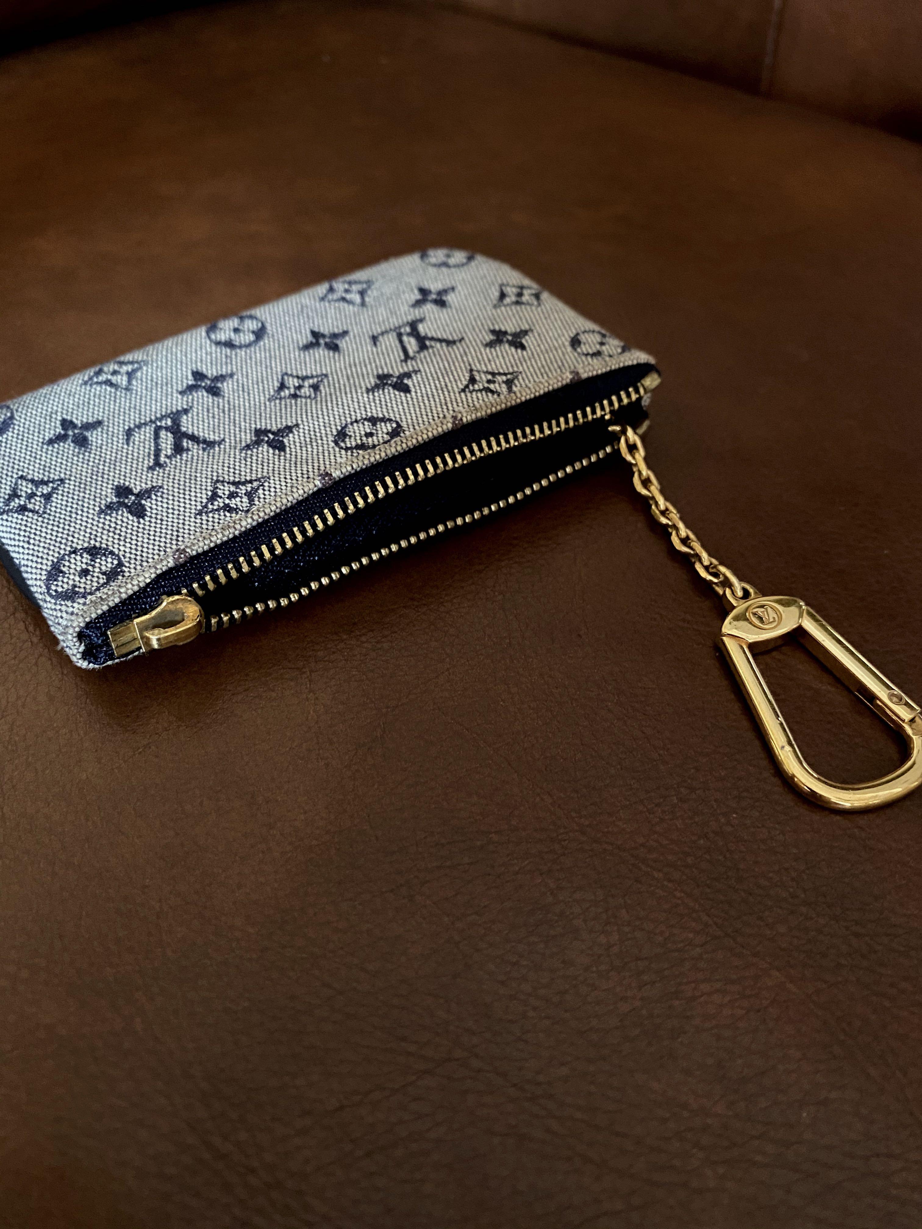 louis vuitton small purse with gold chain