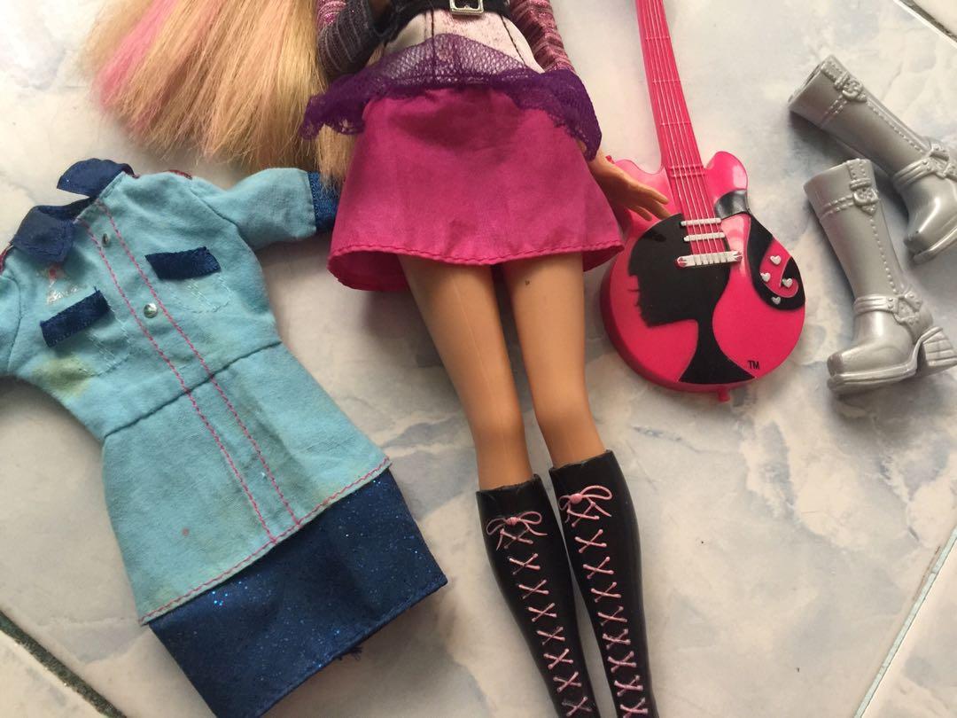 Barbie vintage rockstar with other set of clothes, Hobbies & Toys, Toys & Games on Carousell