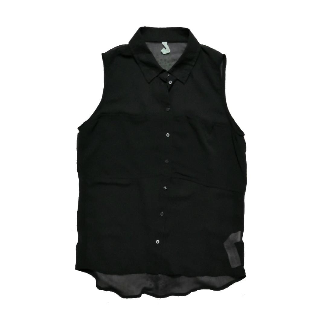 Black Bershka See-through Sleeveless Button Down Top | Fits S (Category: Sleeveless) located in Quezon City. Submitted by brokeria (Listing ID 1027109766, Image 1). Description: Black Bershka See-through Sleeveless Button Down Top | Fits S 100php ❤️ #ukayph #prelovedph #bnewph #brandnewph #bershkaph #buttondownph.