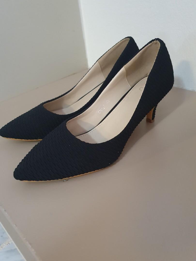 black pointed shoes