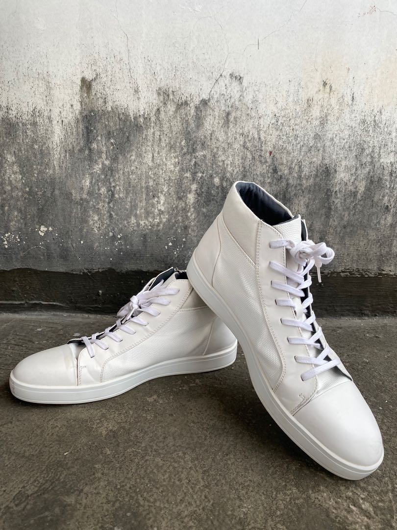 Calvin Klein BALTHAZAR 2 White Hi-Cut Sneakers, Men's Fashion, Footwear,  Sneakers on Carousell
