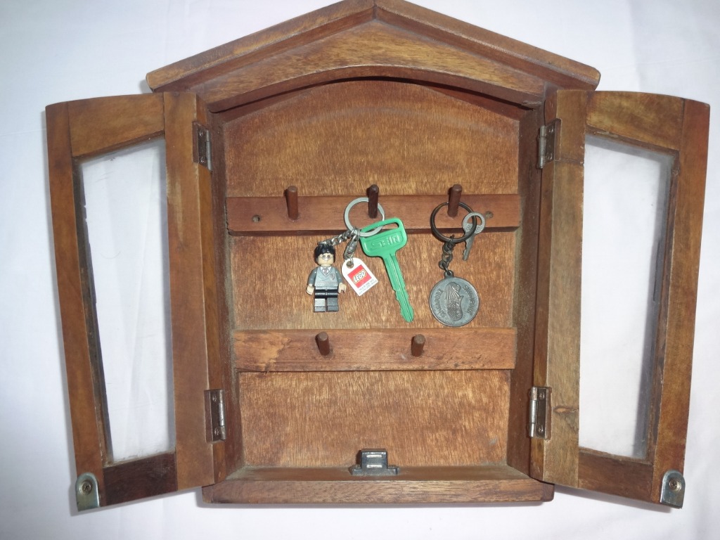 Decorative Wooden Key Holder with Glass Door for Wall