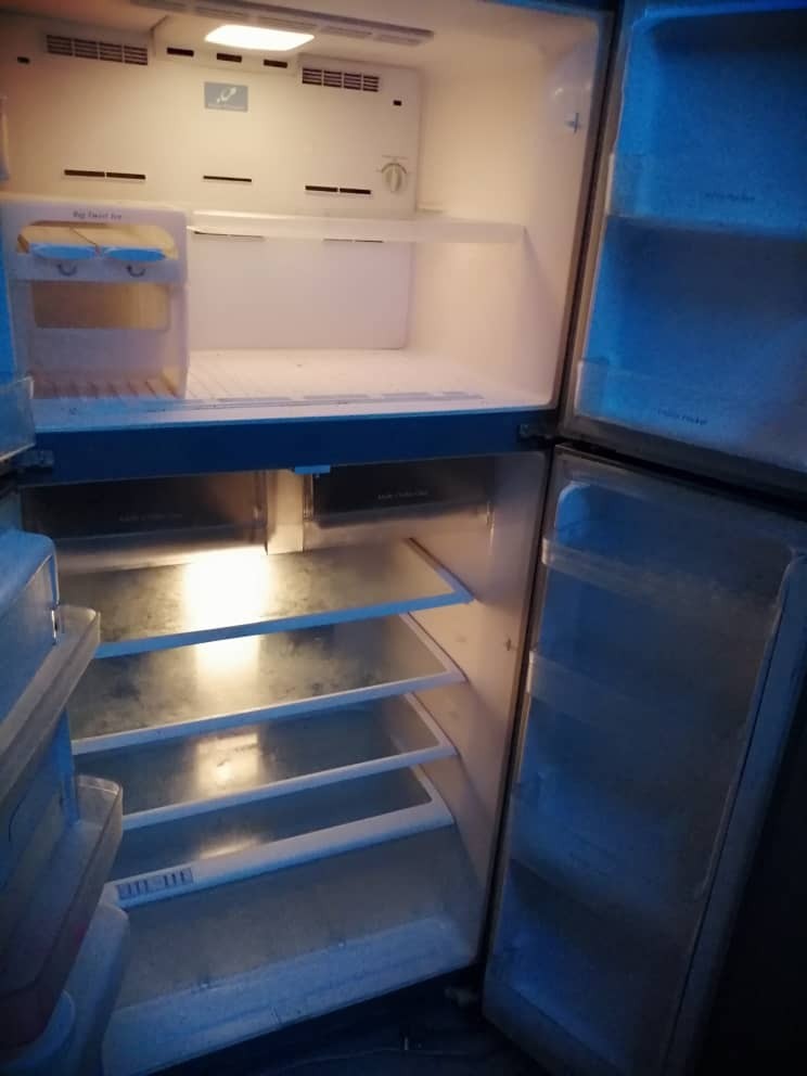 Hitachi water dispenser 4 door fridge, TV & Home Appliances, Kitchen