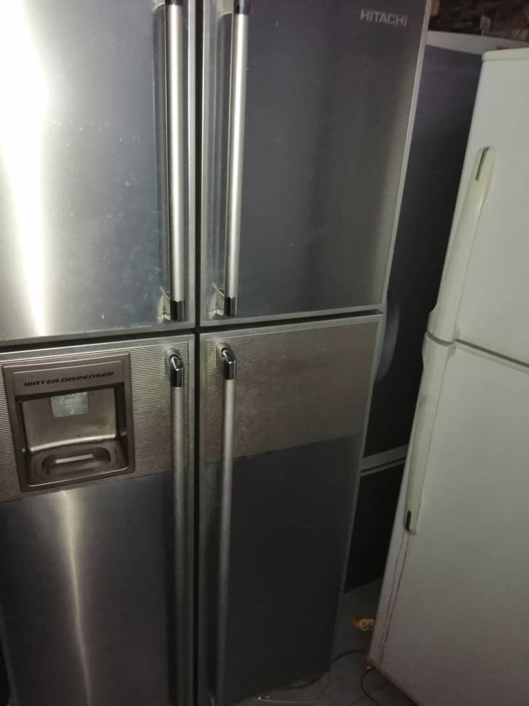 Hitachi water dispenser 4 door fridge, TV & Home Appliances, Kitchen