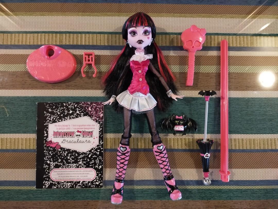 basic draculaura