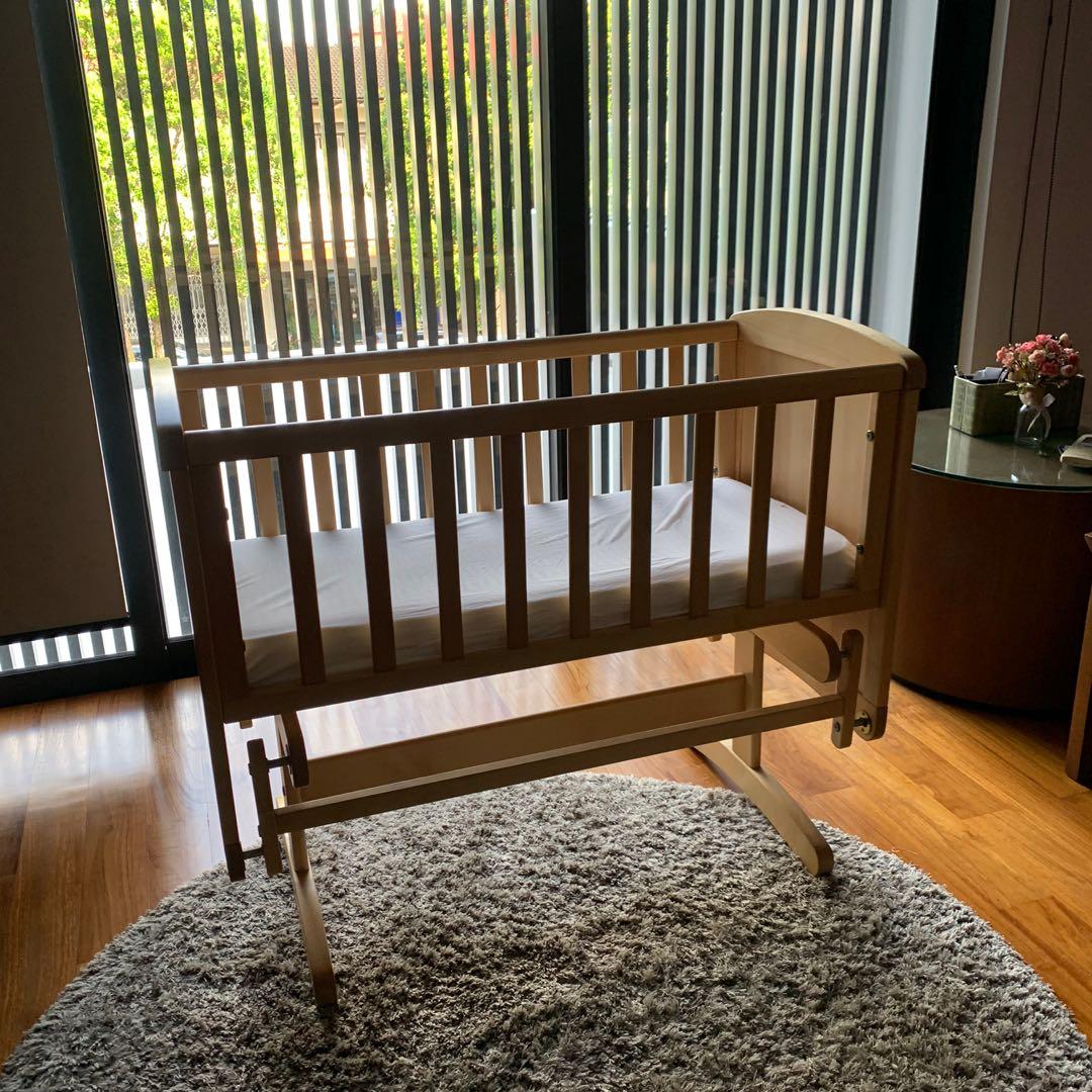 Mamas and papas gliding crib online