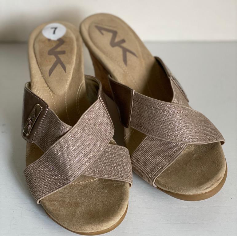 Anne klein 2024 sport sandals sale